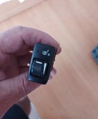 Toyota Land Cruiser (J120) Seat heating switch