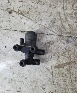 BMW 5 E39 Electric auxiliary coolant/water pump 8379921 1147412154