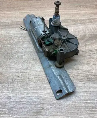 Volkswagen PASSAT B4 Rear window wiper motor 3A9955711 3A9955711A