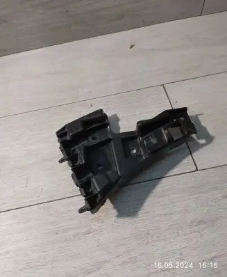Volvo S60 Front bumper mounting bracket 31425464