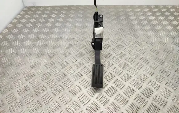 Ford Focus Accelerator throttle pedal EV619F836AA
