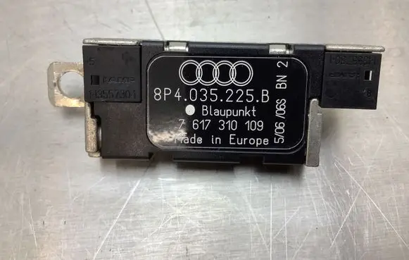 Audi A3 S3 8P Aerial antenna amplifier 8P4035225B 11355730 7617310109