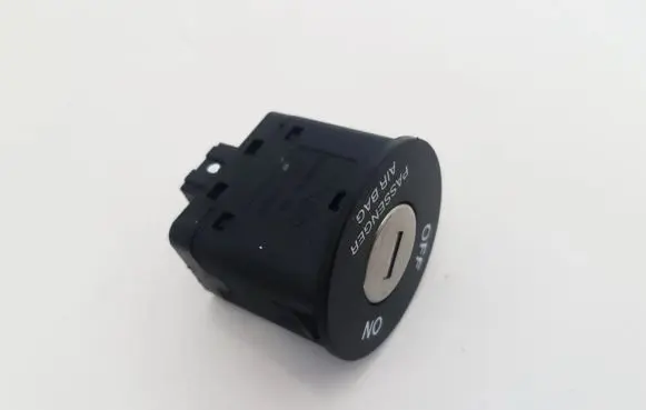 KIA Ceed Passenger airbag on/off switch 378090