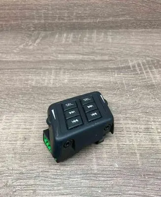 Volvo XC90 Steering wheel buttons/switches 8633112