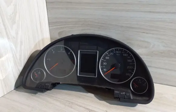 Audi A4 S4 B7 8E 8H Speedometer (instrument cluster) 8E0920932