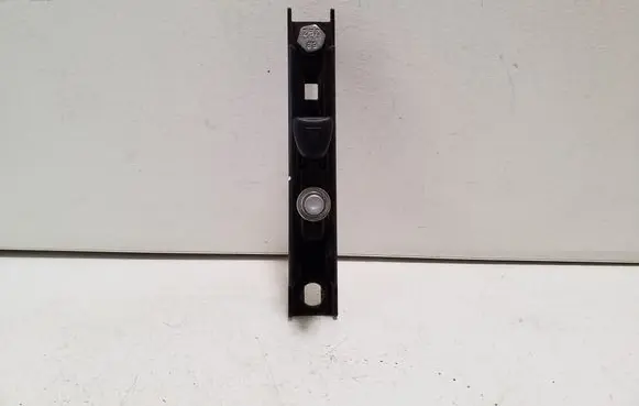 Iveco Daily 6th gen Seat belt adjustment rail 00039320