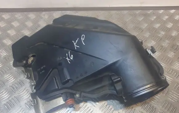 BMW X6 E71 Air filter box 7577449