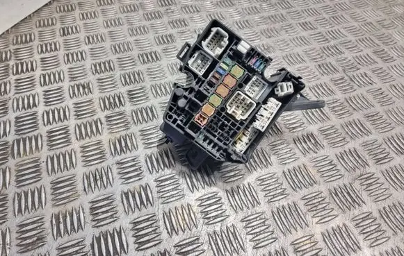 Toyota Yaris Fuse box set 7178r0a2