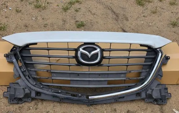 Mazda 3 III Front grill BANE50712 T25S20