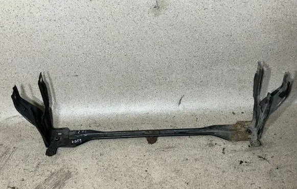 Mercedes-Benz E W211 Bottom radiator support slam panel 