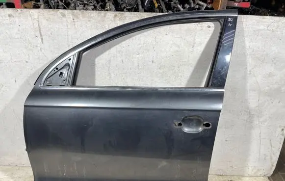 Audi Q7 4L Front door