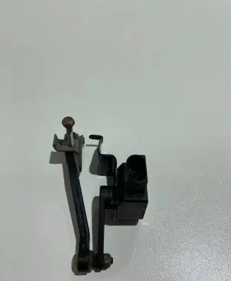 Rear air suspension level height sensor
