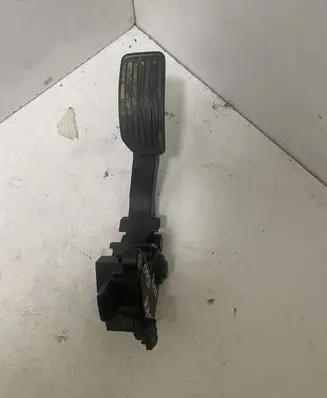 Nissan Juke I F15 Accelerator throttle pedal 180021KMOB