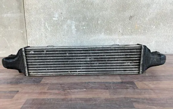 Mercedes-Benz E W212 Intercooler radiator A2045000200 ITPD020538