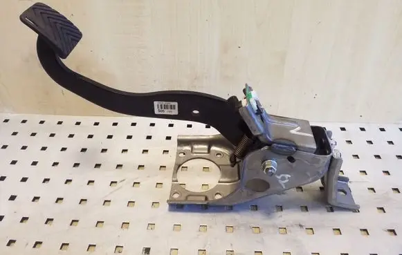 Hyundai i40 Brake pedal 328003X900