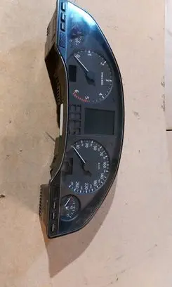 Audi A8 S8 D2 4D Speedometer (instrument cluster) 4D0919033AE 110008639033