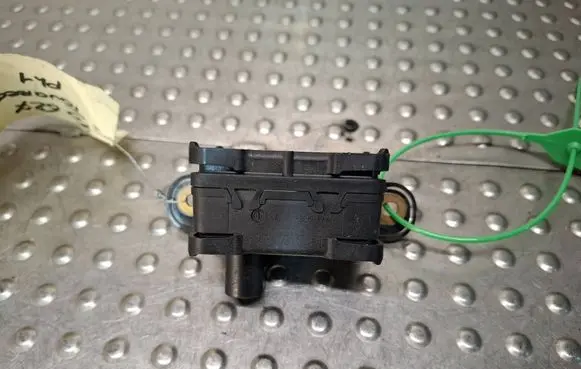 Volkswagen Touareg II ESP acceleration yaw rate sensor 7P0907652