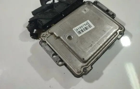 Hyundai i30 Engine control unit/module 0281014291