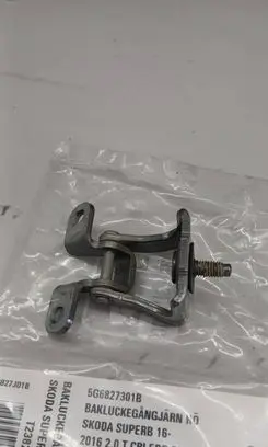 Skoda Superb B8 (3V) Tailgate/trunk/boot hinge 5G6827301B