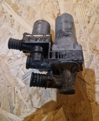 BMW 3 E46 Coolant heater control valve 64118369807 11474224