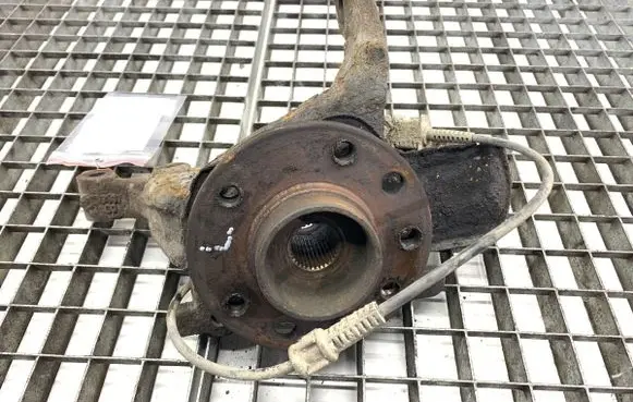 Opel Zafira B Front wheel hub spindle knuckle 