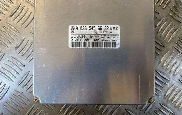 Mercedes-Benz CLK A208 C208 Engine control unit/module A0265456632 0261206300 26RT0000