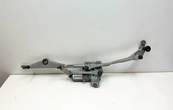 Mercedes-Benz SL R231 Front wiper linkage and motor A2318200042 2318200042
