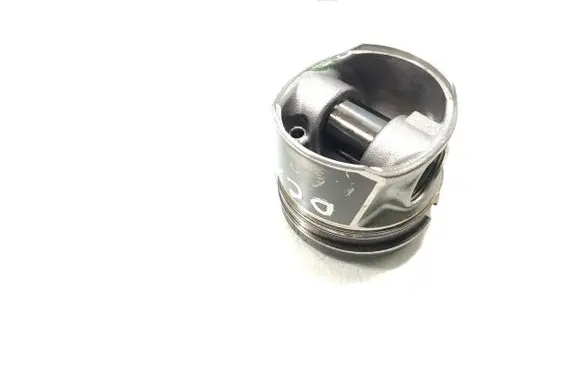Volkswagen PASSAT B8 Piston 