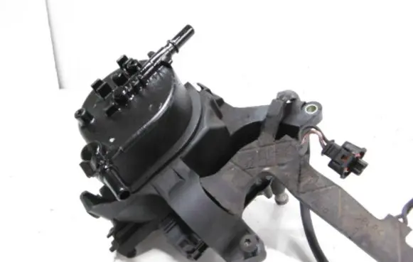 Peugeot 206 CC Fuel filter housing 