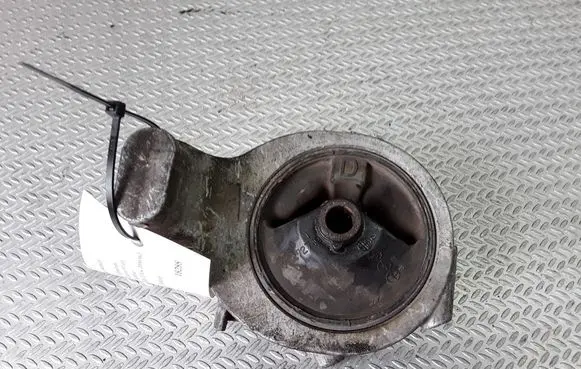 Mitsubishi Galant Engine mount bracket