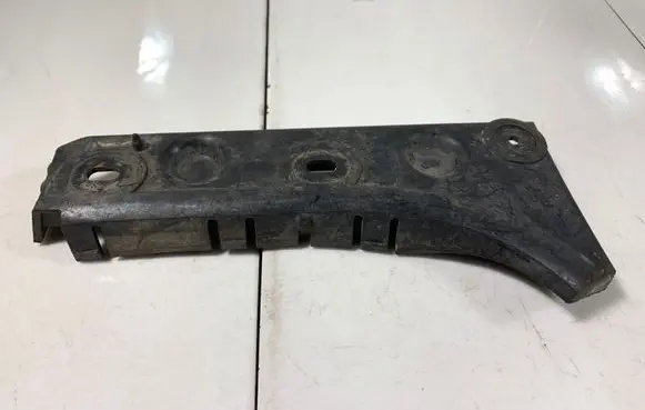 Audi A6 S6 C5 4B Front bumper mounting bracket 4B0807284B