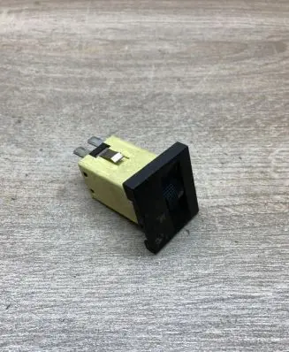 Opel Omega B1 Seat heating switch 09147902 2278430