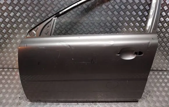 Volvo V70 Front door S18031468