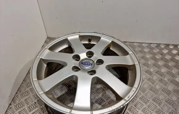 R16 alloy rim