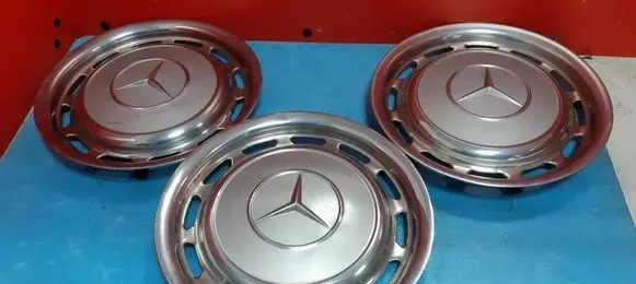 Mercedes-Benz 200 300 W123 R14 wheel hub/cap/trim 