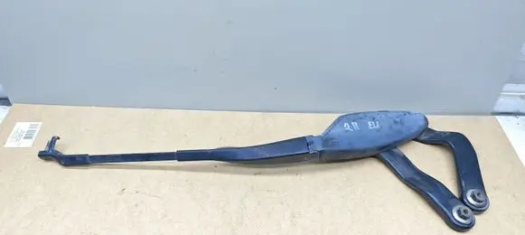 Mercedes-Benz E W211 Front wiper blade arm A2118240049