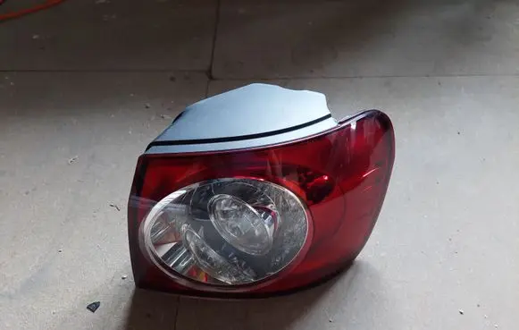 Volkswagen Golf V Rear/tail lights 5M0945096N