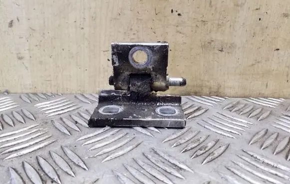 Volvo XC90 Front door upper hinge