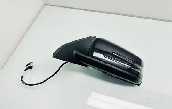 Mercedes-Benz A W176 Front door electric wing mirror A1768100500