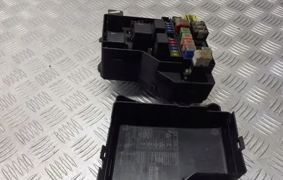 Volvo S40, V40 Fuse box set 30859714