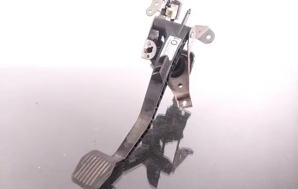 Ford Focus C-MAX Clutch pedal 3M517B633EG