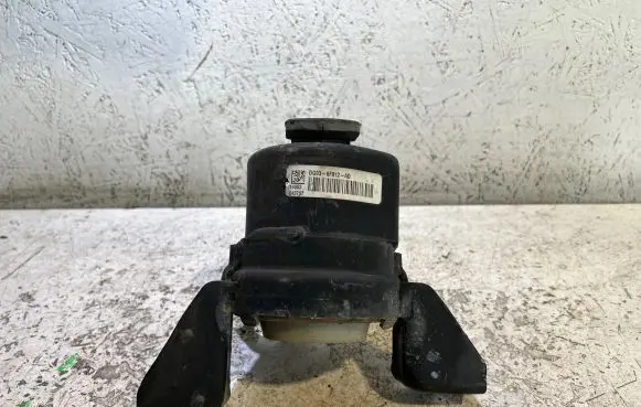 Ford Fusion II Engine mount bracket DG936F012AD 14052 043757