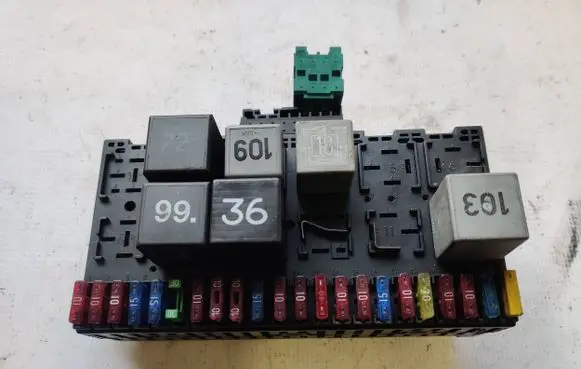 Volkswagen Transporter - Caravelle T4 Fuse box set 357937039