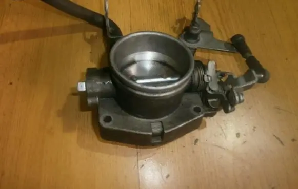 BMW 5 E34 Throttle valve 17303629