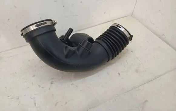 Ford Mustang V Air intake duct part BR339F805BD