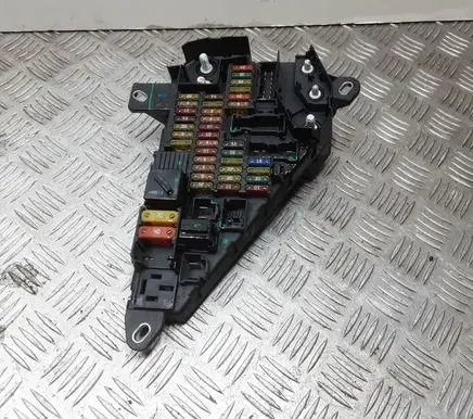 BMW 5 E60 E61 Fuse module 6906603 690658808 518811062ES