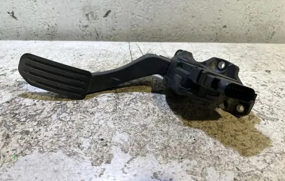 Volvo V70 Accelerator throttle pedal 6G929F836DD 6PV00922003 C95YE02