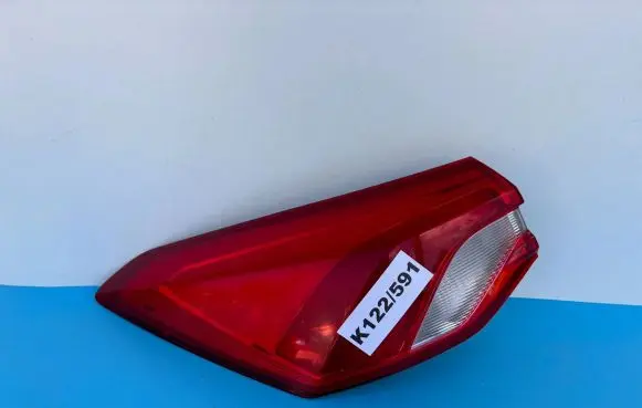 Ford Focus Rear/tail lights JX7B-13405-AC