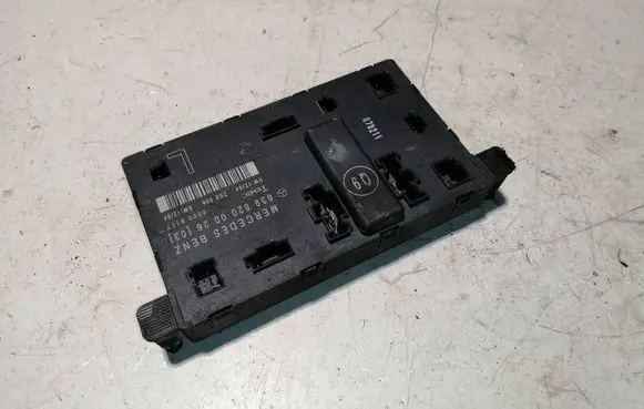 Mercedes-Benz Vito Viano W639 Door control unit/module 6398200026