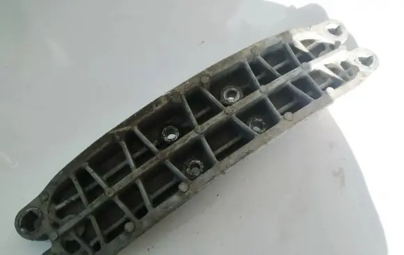 Lexus GS 300 350 430 450H Engine mounting bracket 284wv8